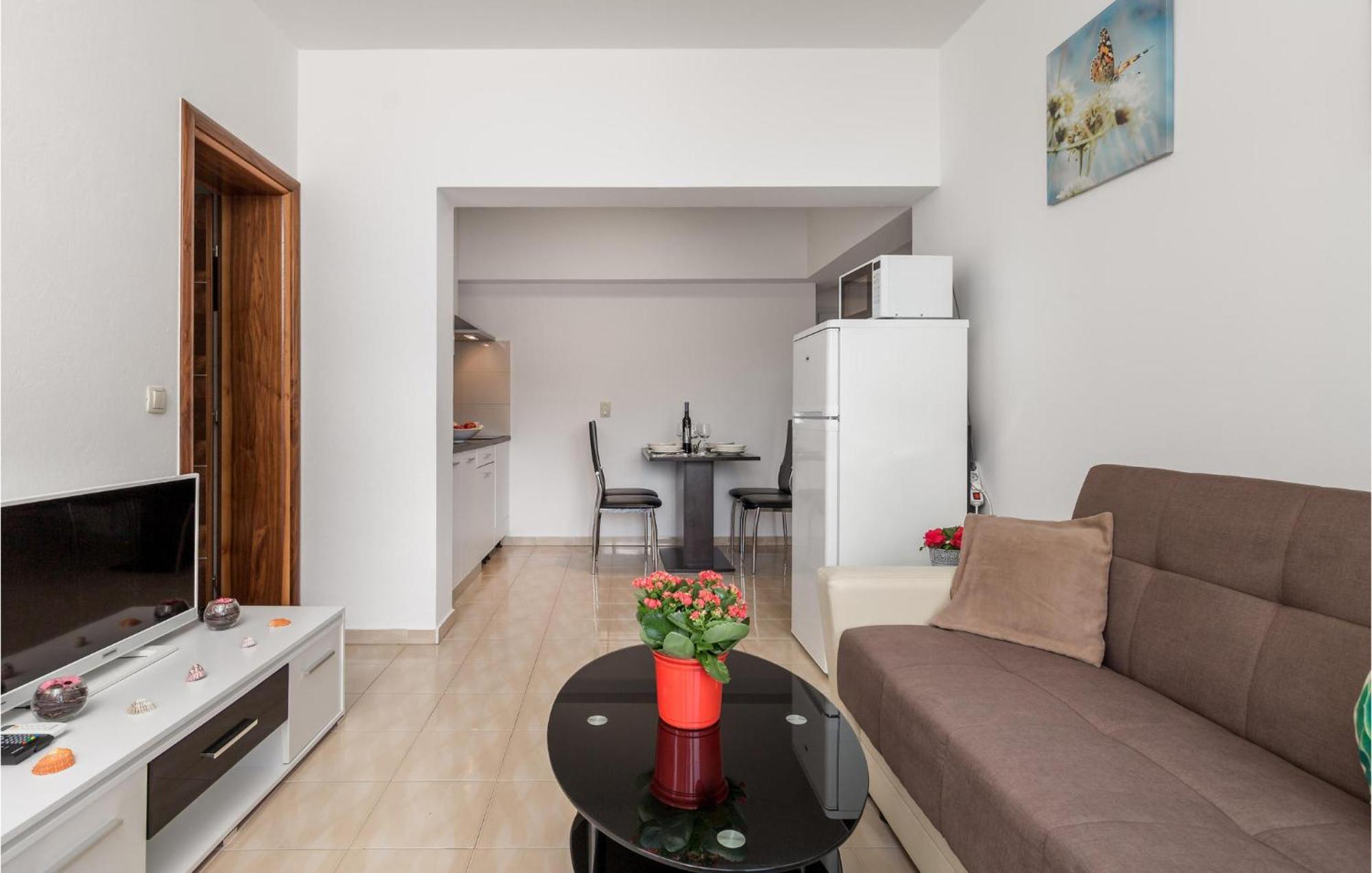 Stunning Apartment In Vrh Vrh  Exterior photo